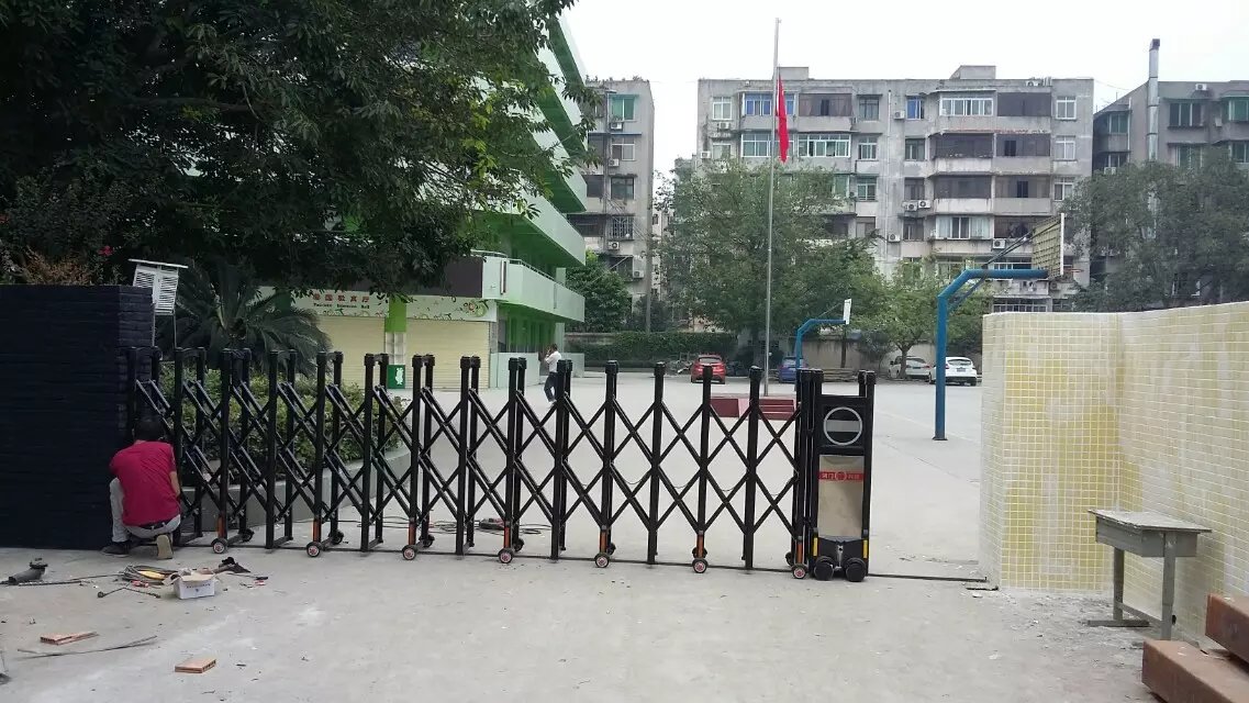 西林县西林县深圳市伸缩门